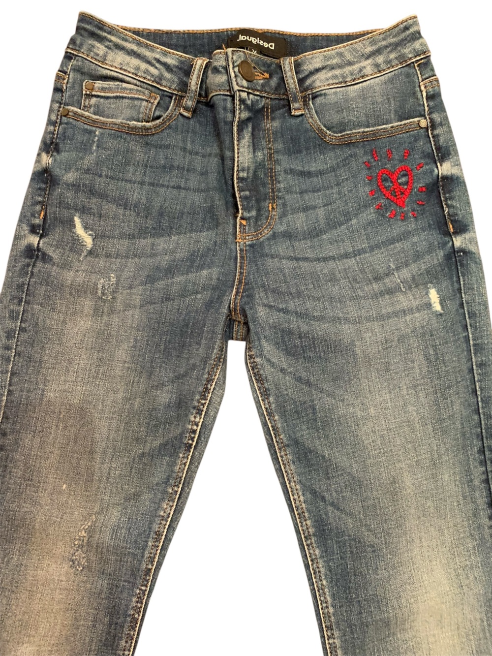 DESIGUAL  DISTRESSED EMBROIDERED HEART DENIM JEANS. NWOT.